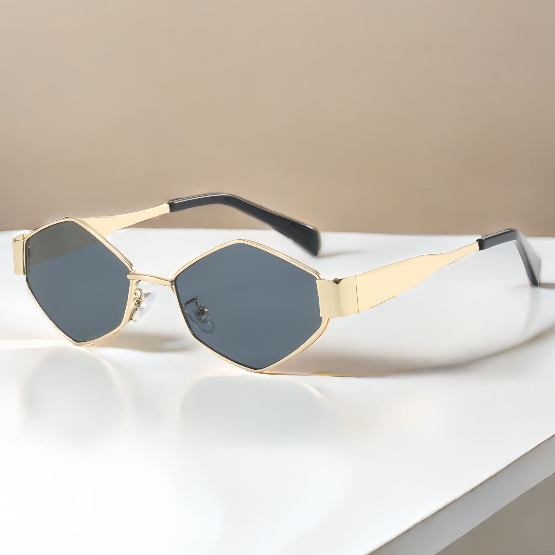 Hexagon Polygon Sunglasses Vin - Street Fashion Shoot avis et prix