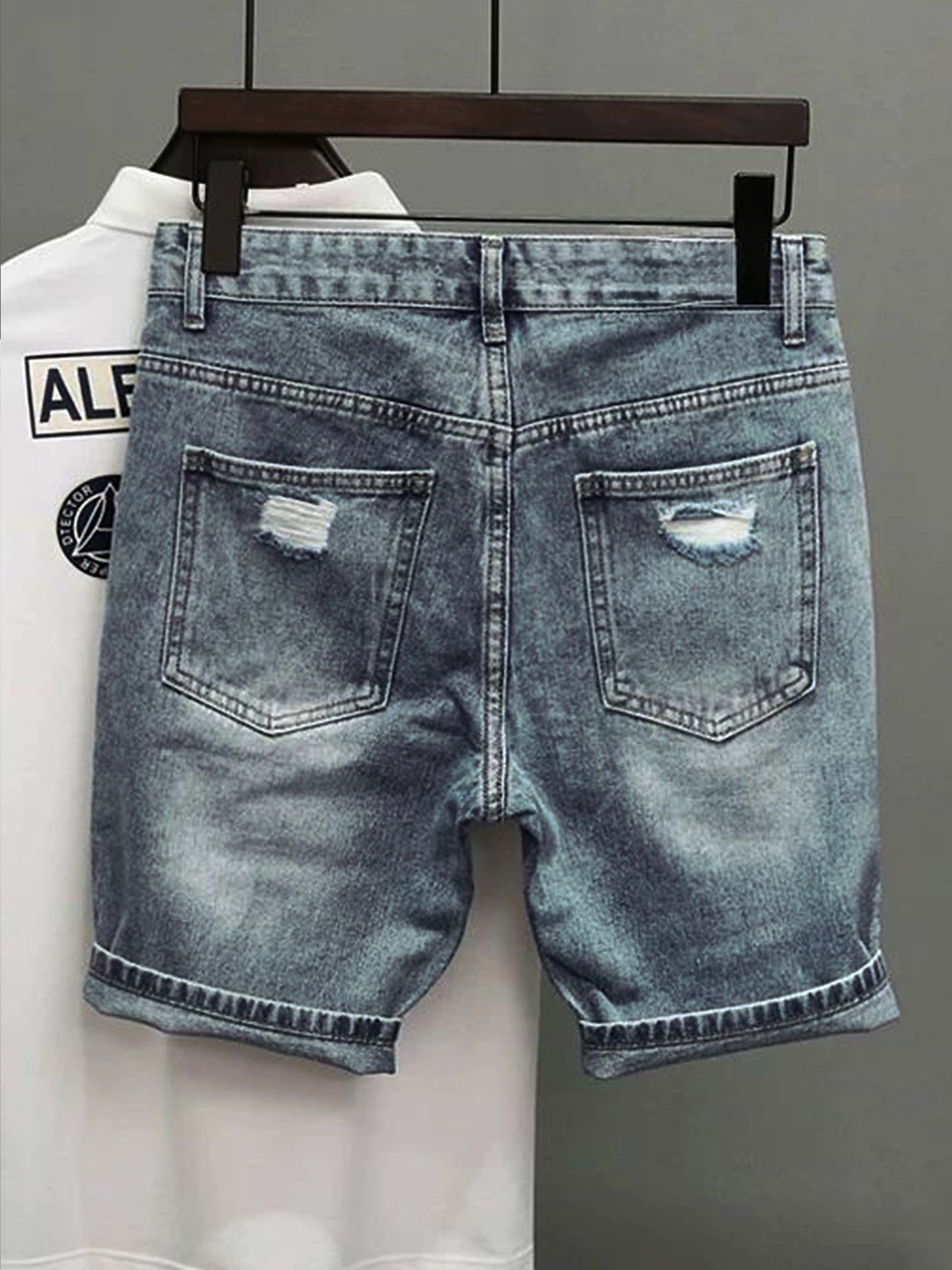 Light Blue Denim Shorts Men's  - Distressed Jean Rip avis et prix