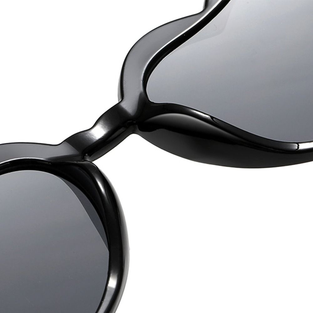 Heart-Shaped Sunglasses Vintag - Street Fashion Shoot avis et prix